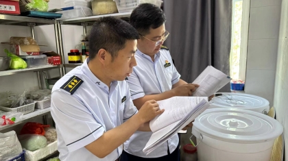 F:\00.分公司季度检查\2024年一季度\02办公室\宣传\6月\3检查食堂1 F:\00.分公司季度检查\2024年一季度\02办公室\宣传\6月\3检查食堂1